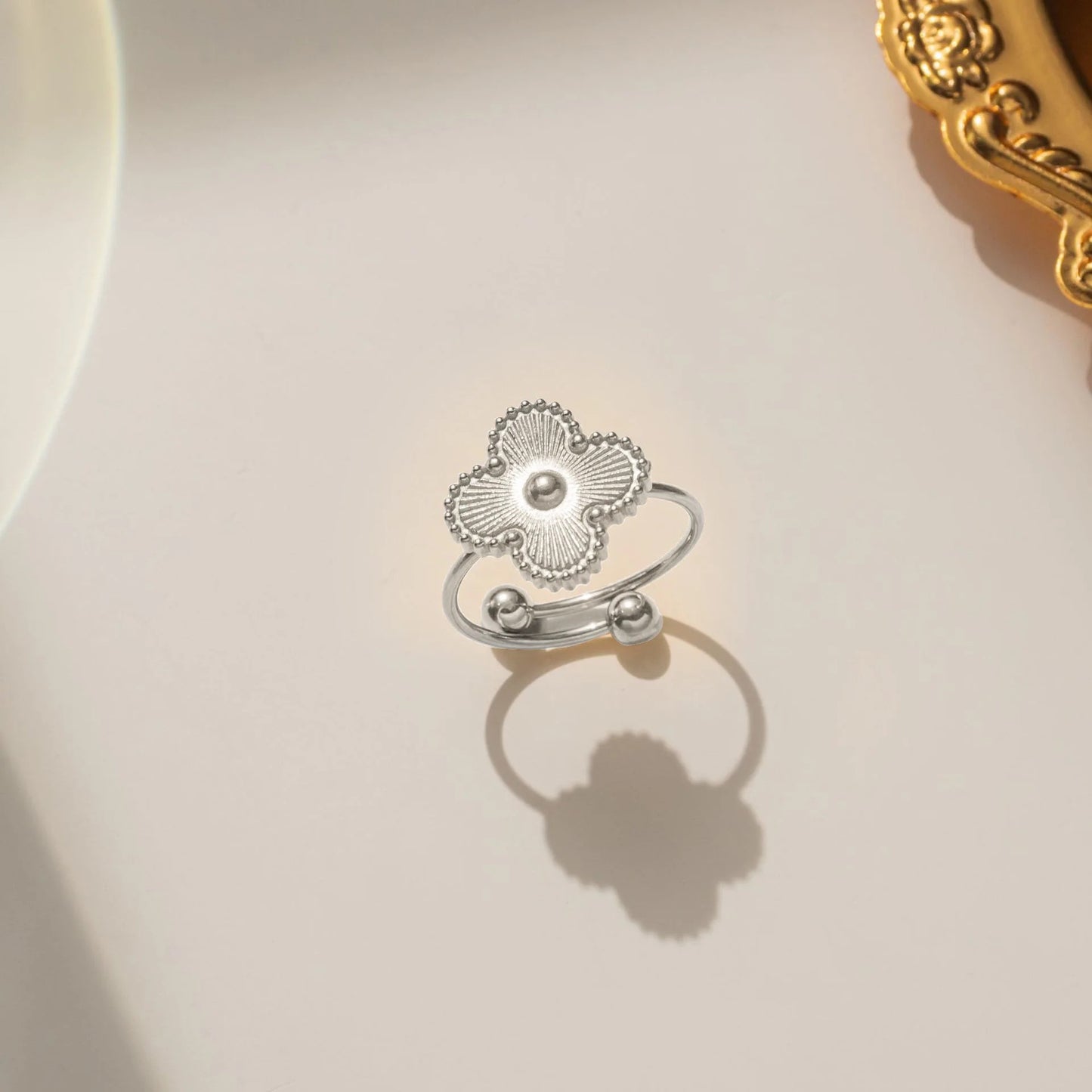 Luxury Elegant Clover Ring (Adjustable)