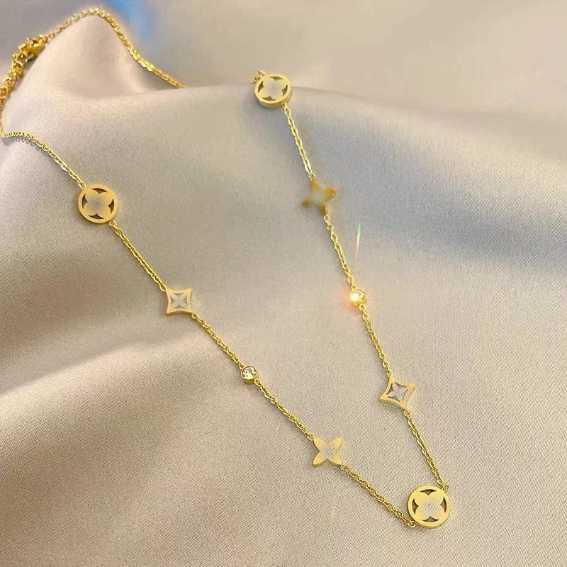 Dainty Clover Rhinestone Style Necklace