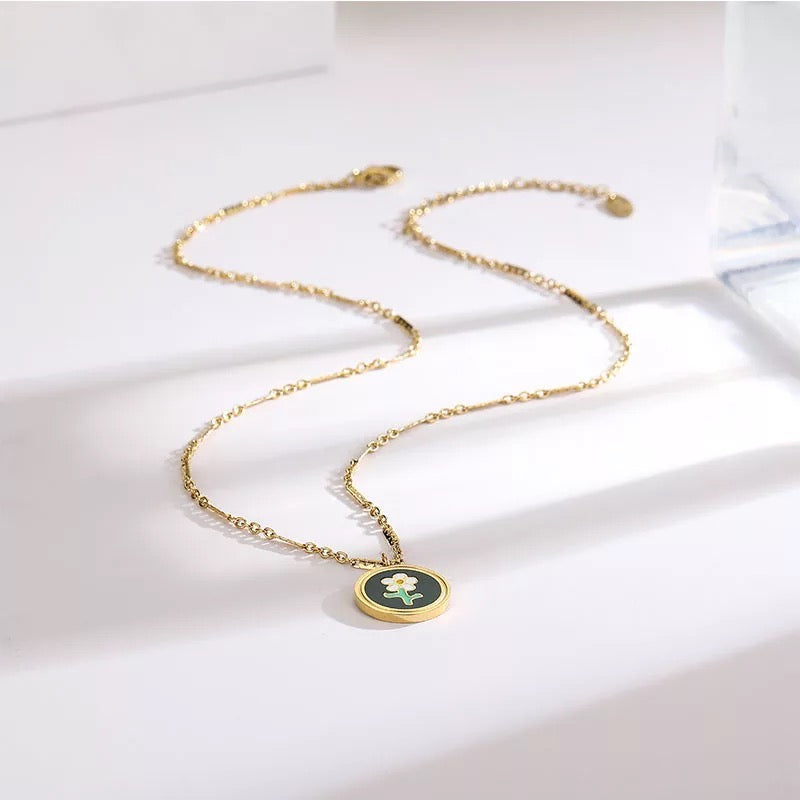 Gold Daisy Flower Necklace