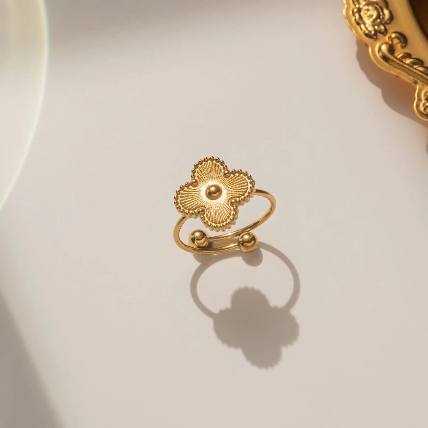 Luxury Elegant Clover Ring (Adjustable)