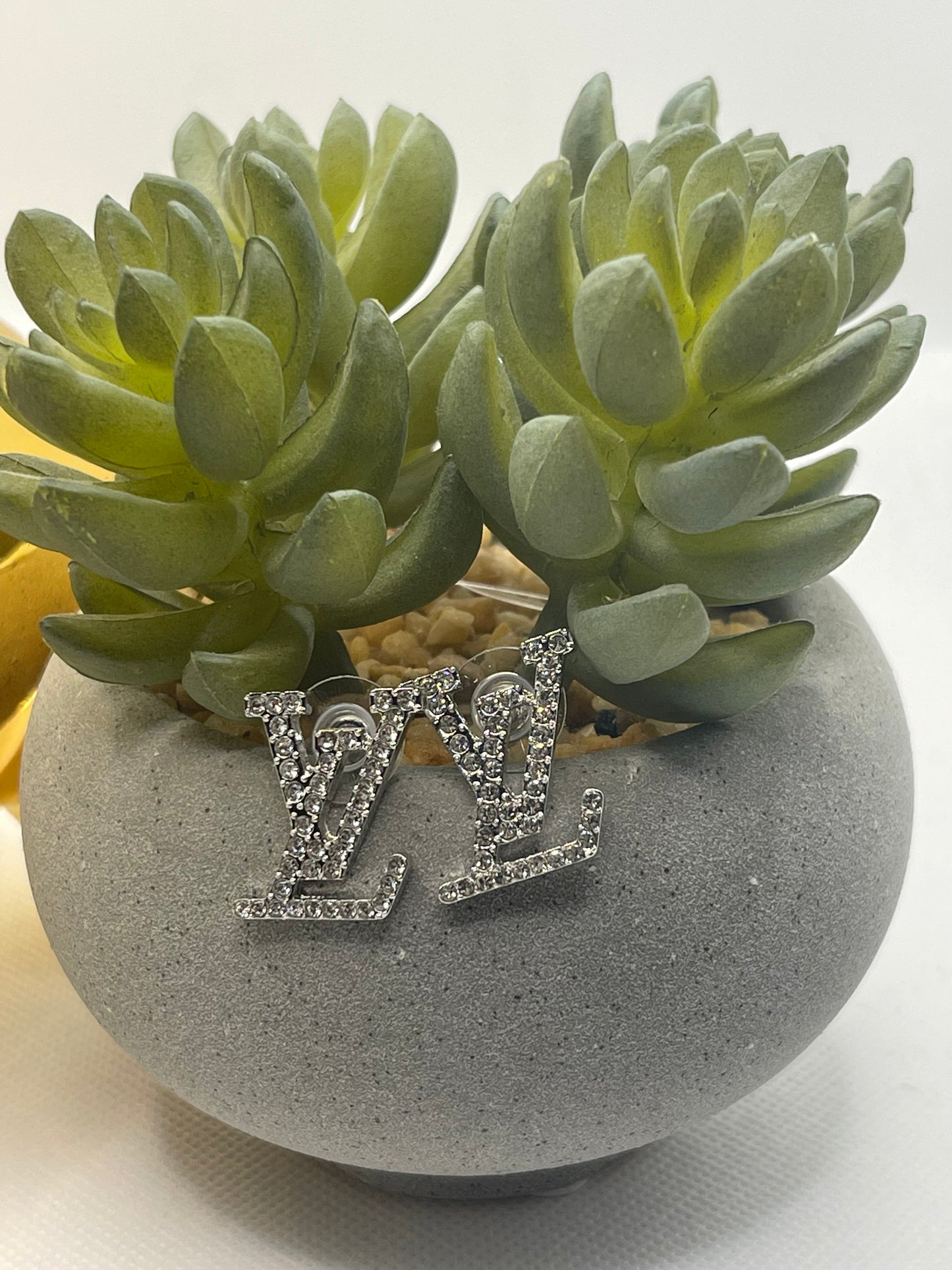 High Glamour Initial L & V Fashion Rhinestone Earrings