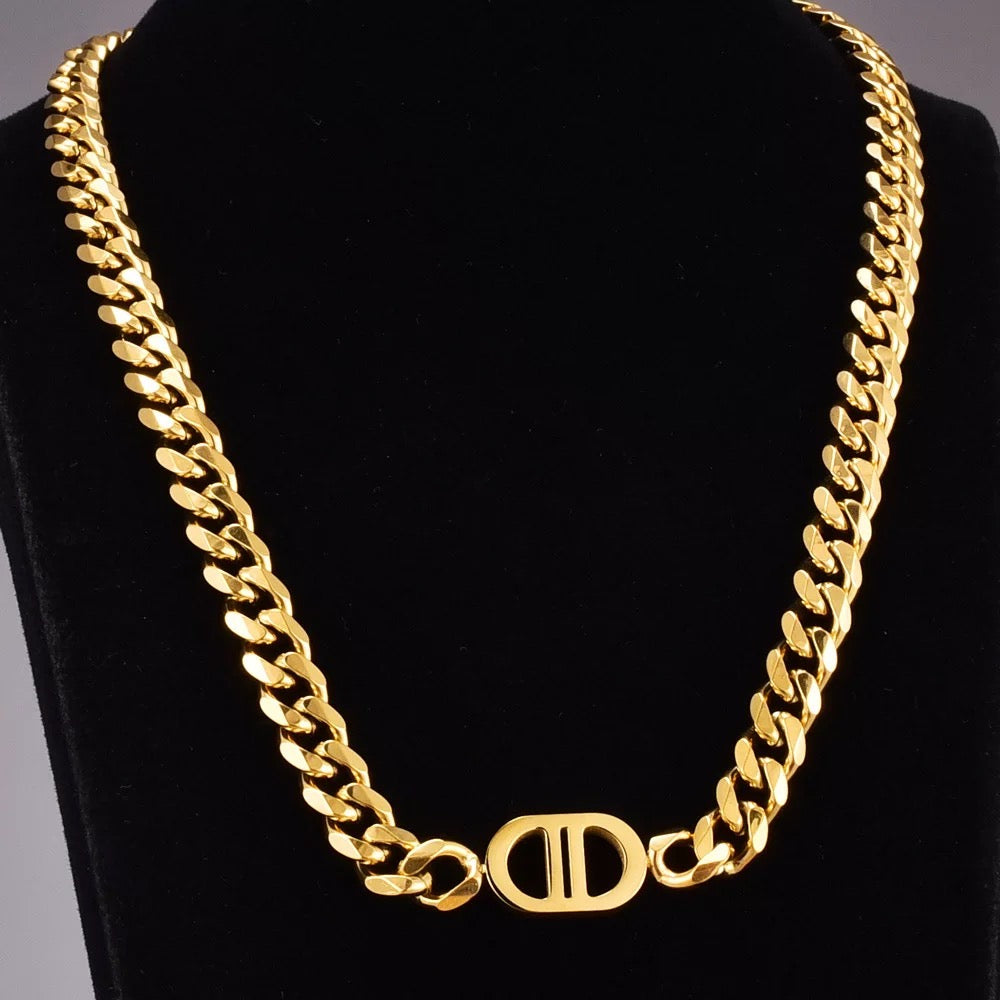 Chunky Gold Initial C & D Choker Necklace